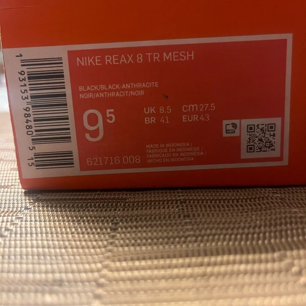 Nike Reax 8 size 9.5 used but in good condition